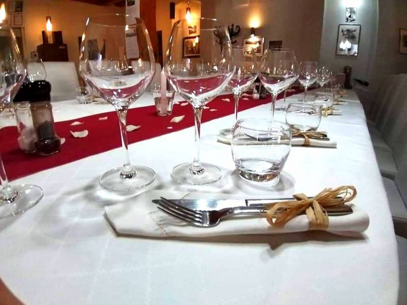 Restaurant traditionnel avec repas spécialités corses et provençal à Marseille 13004 dans un environnement agréable